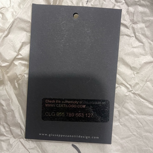 Giuseppe Zanotti shearling-lined boots with golden sided zippers and logo - Picture 8 of 8